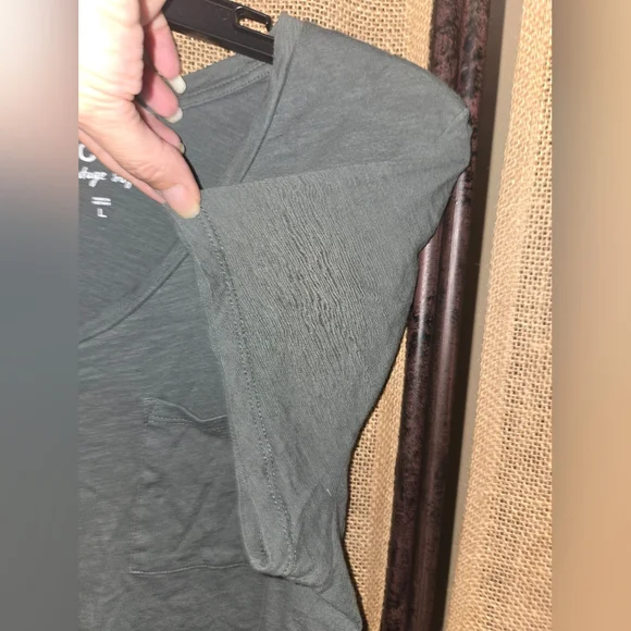 LOFT Vintage Soft Women's Green Top With Pocket Size Large - Picture 3 of 10